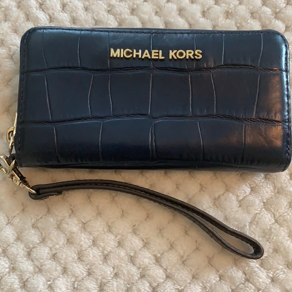 Michael Kors navy alligator style wallet. Euc!!